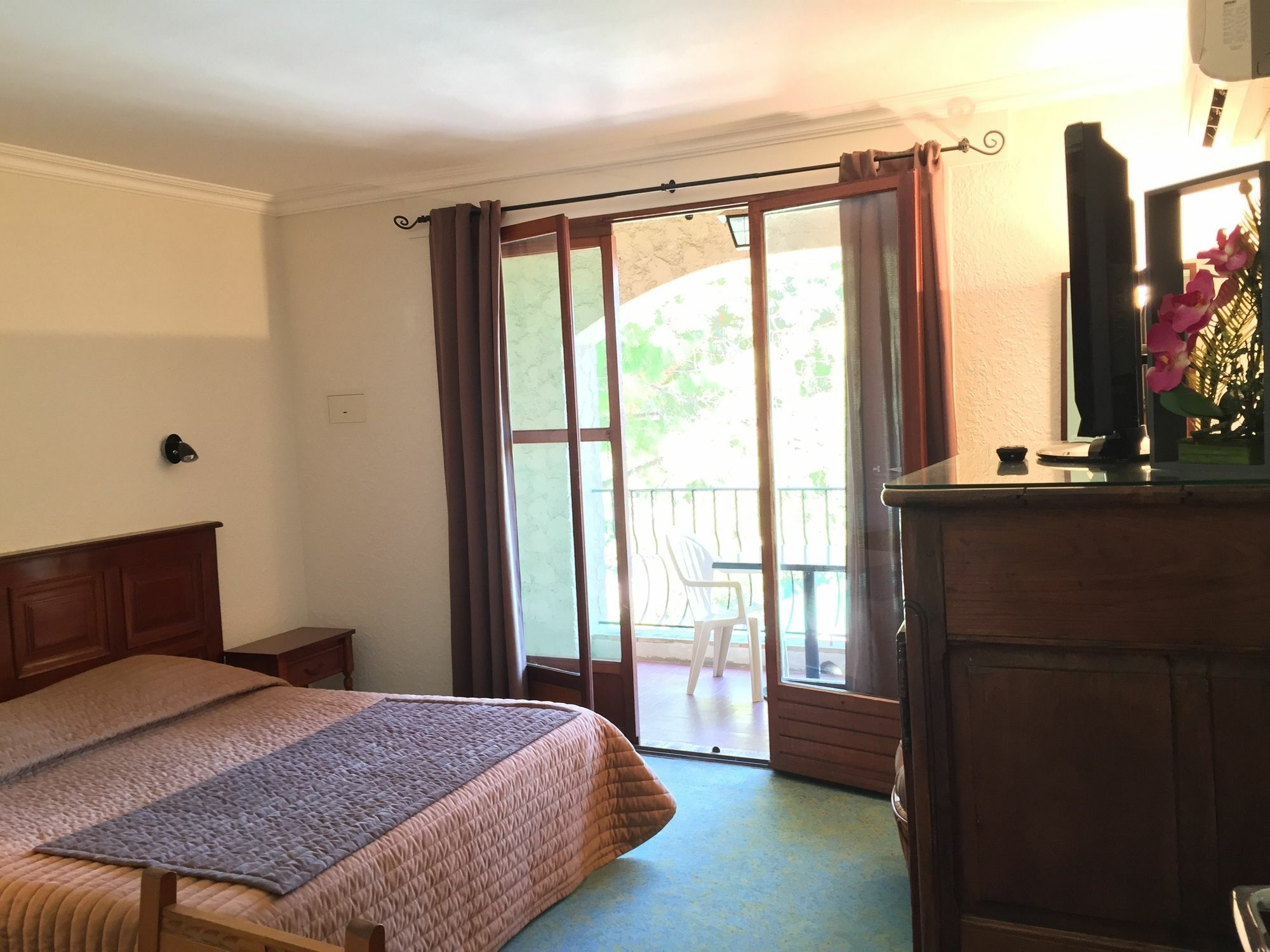 Hotel Castel Garoupe Antibes Exterior foto